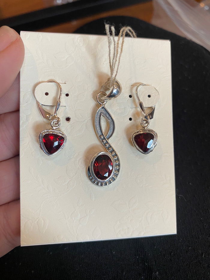 Gemstone Garnet Pendant and Earrings Set