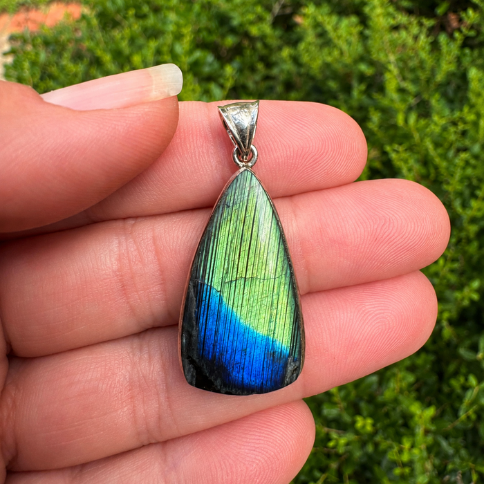 Finnish Spectrolite 925 Sterling Silver Pendant – WWII Discovery | Hand Cut by Geologist Ben Davis