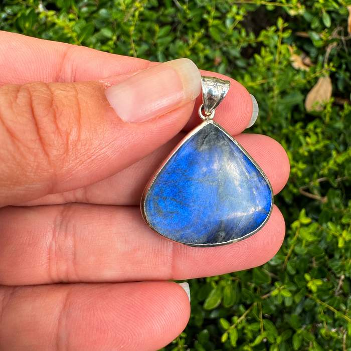 Finnish Spectrolite 925 Sterling Silver Pendant – WWII Discovery | Hand Cut by Geologist Ben Davis