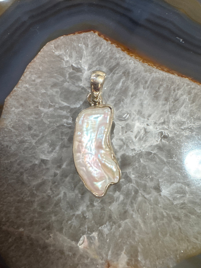 Freshwater Pearl Pendant with Sterling Silver