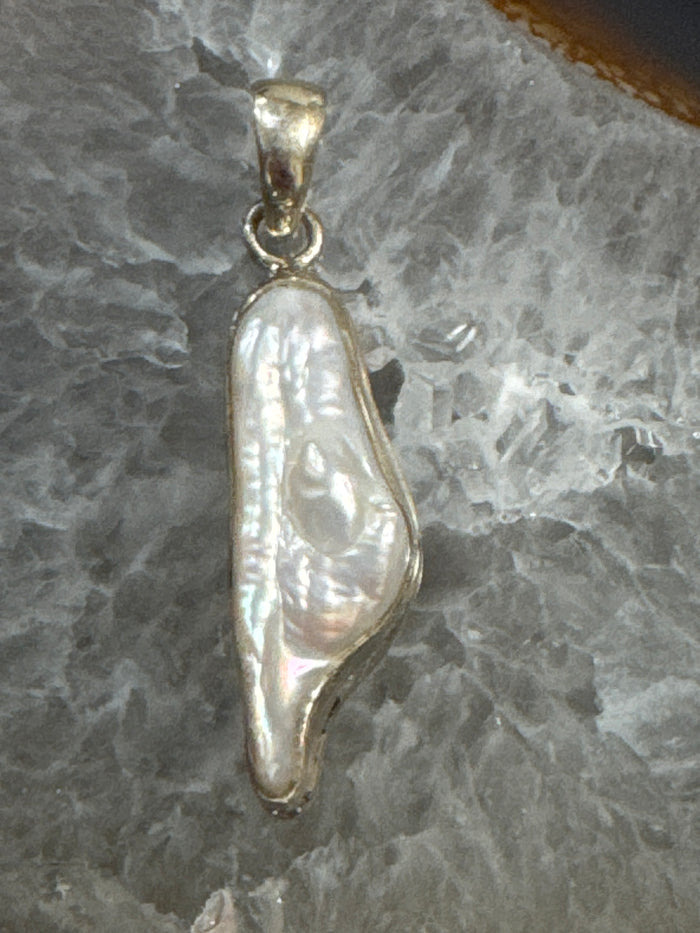 Freshwater Pearl Pendant with Sterling Silver