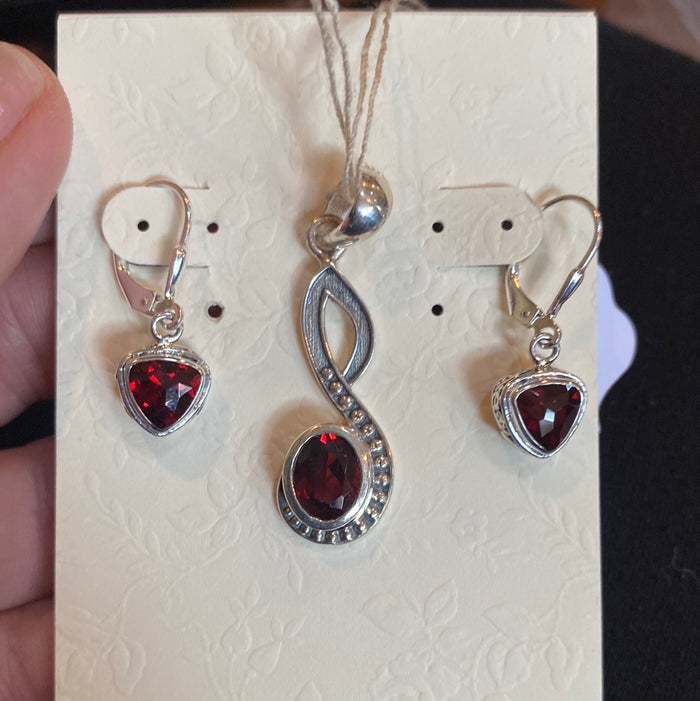 Gemstone Garnet Pendant and Earrings Set