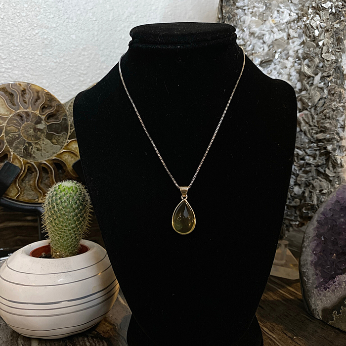 Like Sunshine In the Morning ~ Light Yellow Tint ~  Citrine