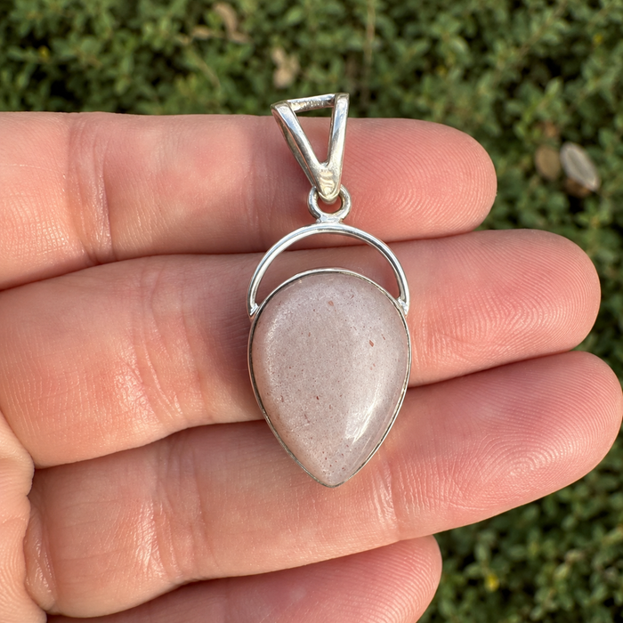 Peach Moonstone in 925 Sterling Silver