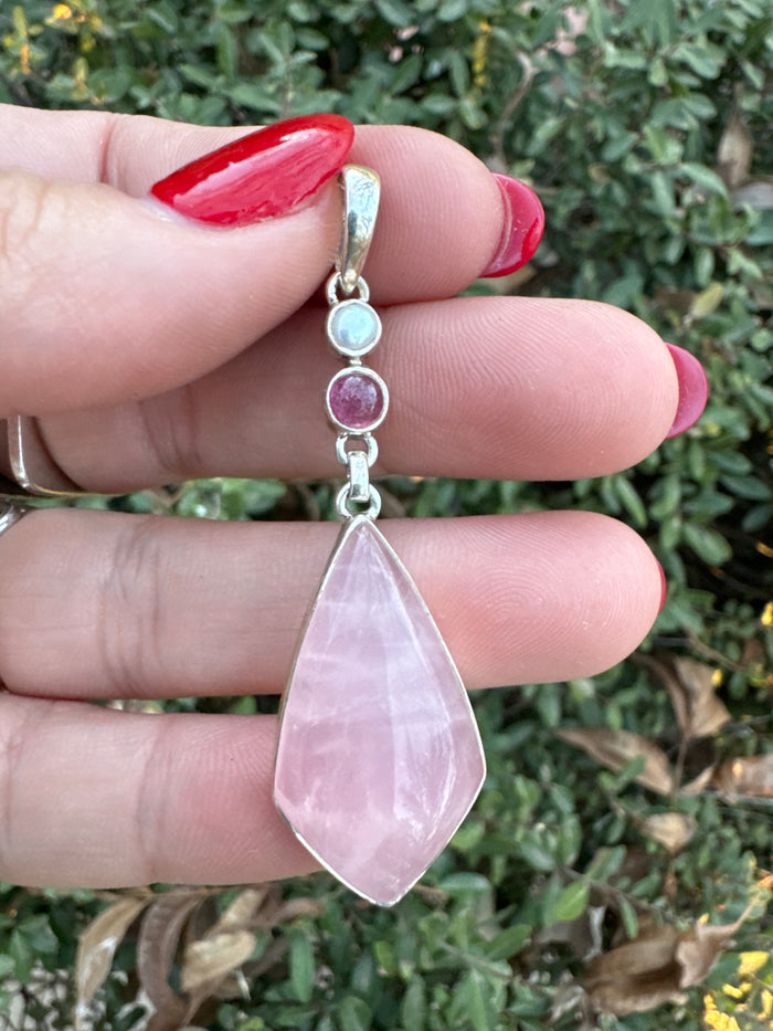 Rose Quartz Pendant – 925 Sterling Silver