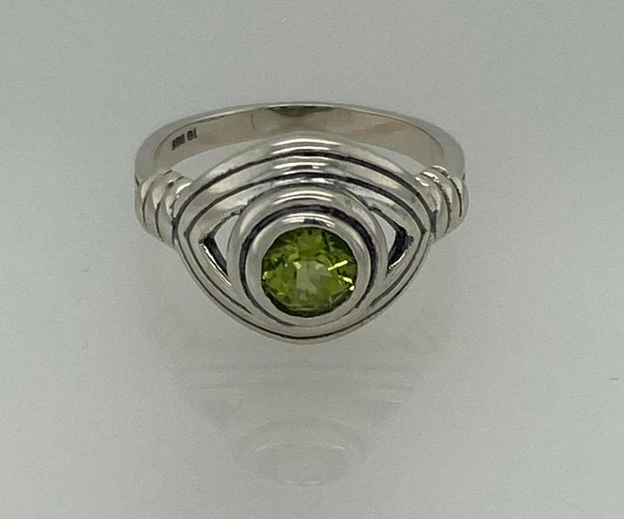 Size 8 Gem Cut Green Sterling Silver