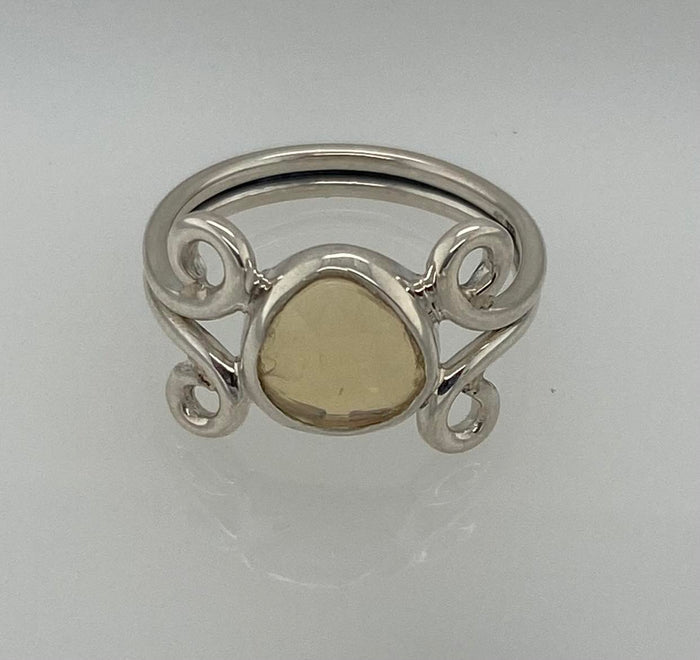 Size 9 Gem Cut Glass Sterling Silver Ring (Opal glass)